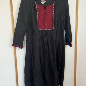 FABINDIA Kurta Black Tunic Dress with Maroon Red Inset Mirrorwork@Yoke/Cuffs L